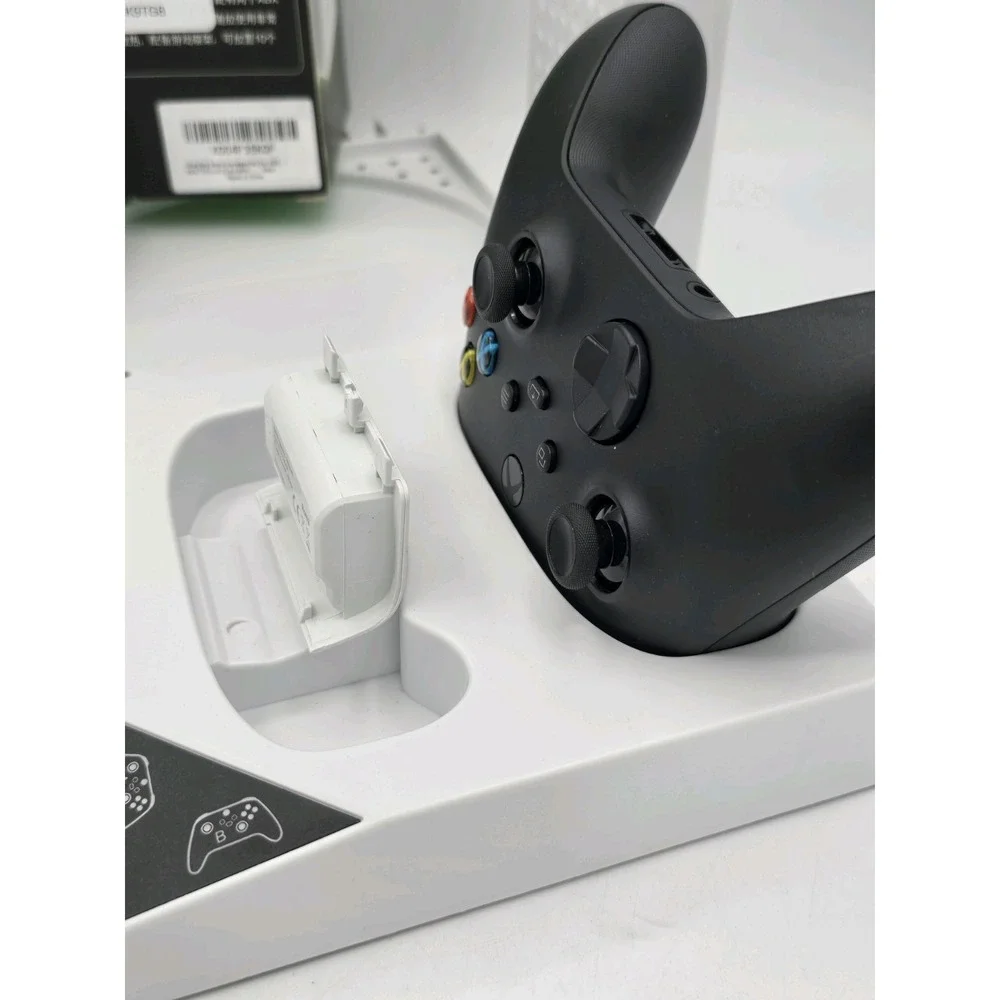 BUNDLE Wireless Xbox Series X/S Carbon Black Controller W/ Xbox X Charging Dock!